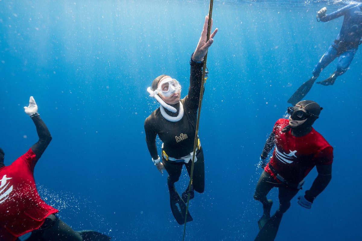 AquacityFree's tweet photo. Yay for our amazing #freedivers Veronika Kruse Chesworth and Alex Atkins who both did PB's today! Cake! 📷 @FreediverDaan #infinitydepthgames https://t.co/pe8lfaFt40