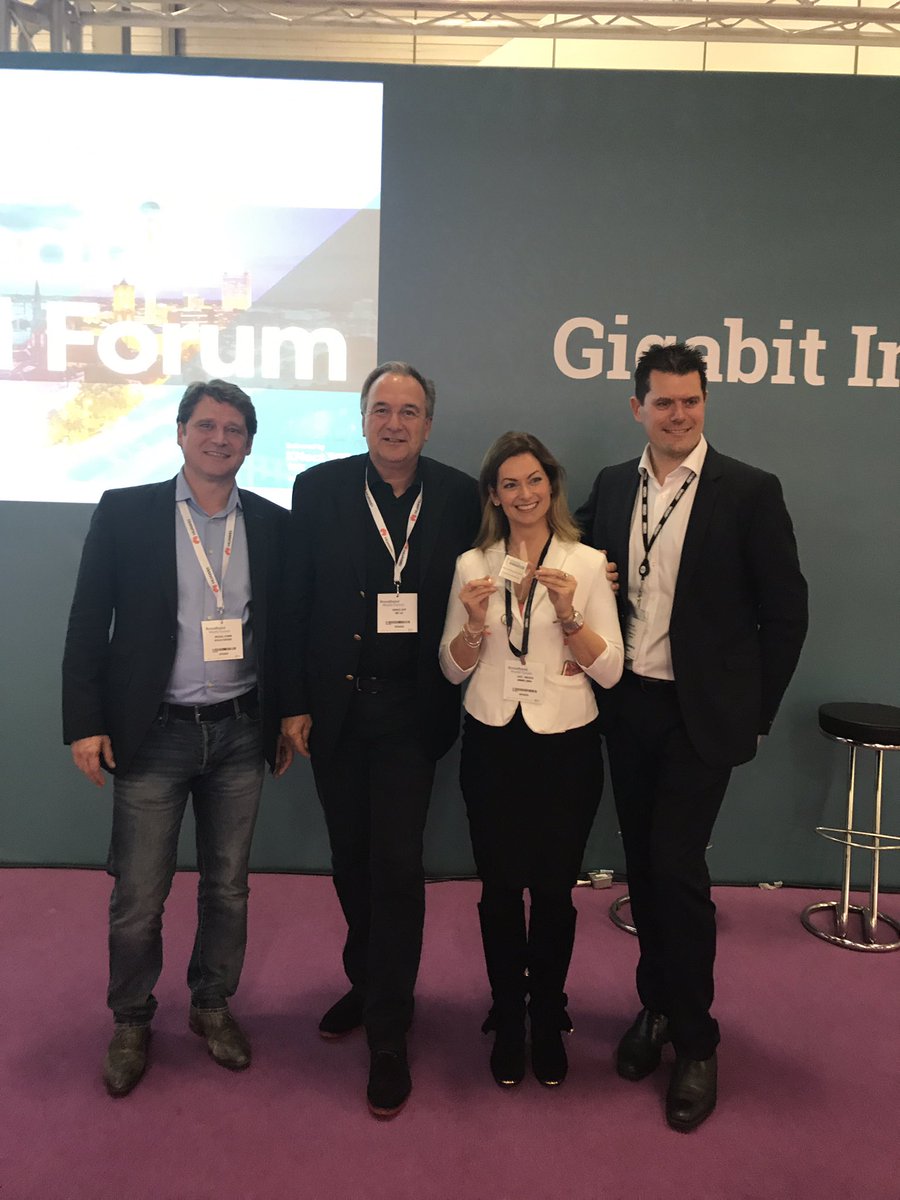 Happy days! <a href="/immmr/">immmr</a> won the overall startup prize today at the <a href="/ADTRAN/">Adtran</a> pitch today! Congrats to the other teams too 🎉