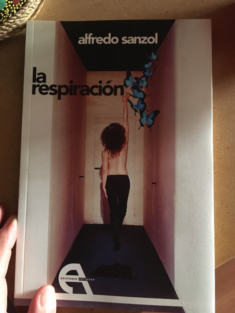 <a href="/TeatroMAD/">Teatro Madrid</a> <a href="/teatrokamikaze/">Teatro Kamikaze</a> #Felicidades #AlfredoSanzol por tan merecido premio. Después de ver su obra compré el libro... Qué gran regalo!