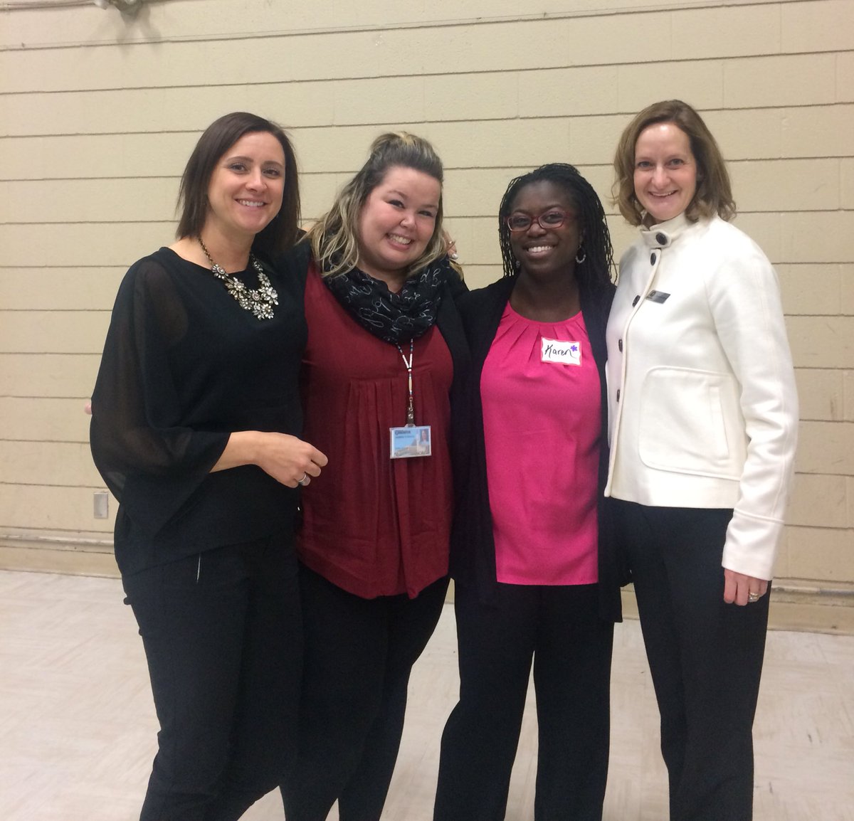 activecitizenAB's tweet photo. A local #yeg celebrity is @commonoutcomes sector meeting. In reality Karen from Amazing Race Canada season 5 is a community champion!! https://t.co/23JoH9DKZP