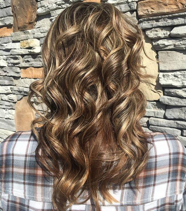 PMTSMboro's tweet photo. Highlights &amp; Lowlights are a classic! 📸: By our FP @hair_by_amber_rose #pmtsmboro #pmtsmurfreesboro #highlights #lowlights #classiccolor https://t.co/A4OMsce9Bi
