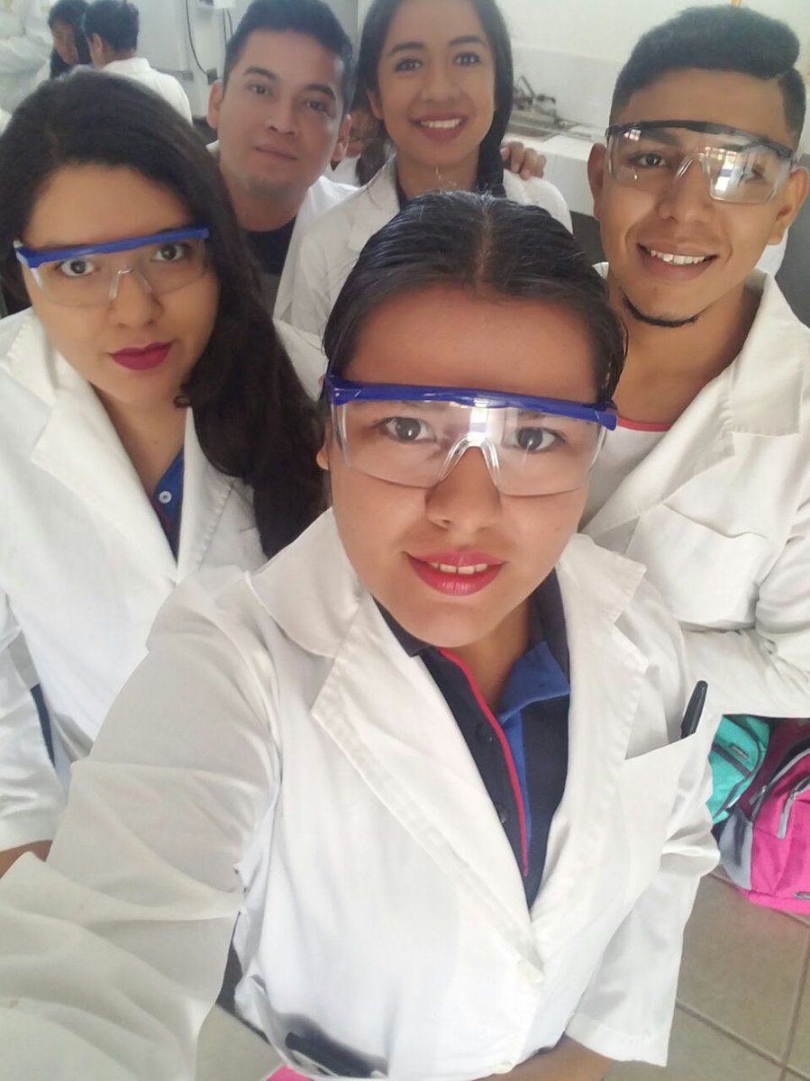 karlamldsls's tweet photo. #químicos #gorditosybonitoenaccion #toxicologia #loslentesmarean #tengomuchosueño #unapersonanomedejodormir #orgulloQFB #somostalentoUAGro https://t.co/UFbknVlDFk