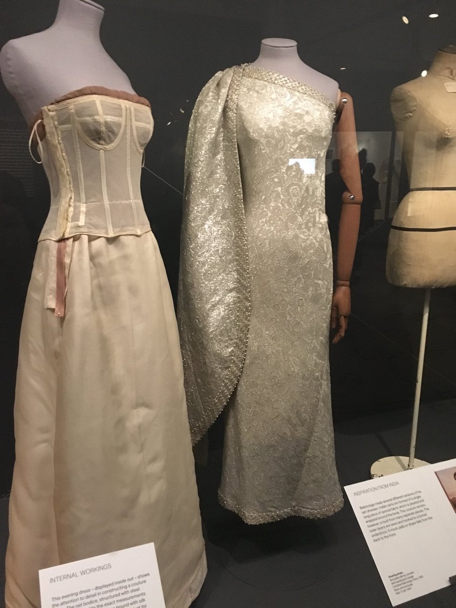 FourTravellers's tweet photo. Groundbreaking designs at the Balenciaga show at the V&amp;A https://t.co/m35XsgyJIA