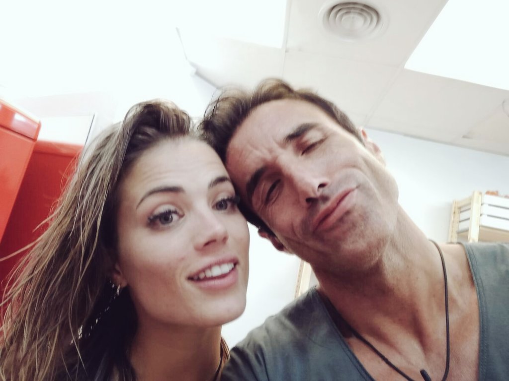LaDamadNoche's tweet photo. Hugo y Alyson🙌 
JAJAJAJAJA muero con la 2° foto😂😂😂😂

#GHDirecto #FiestaDj https://t.co/hT9zl4qZKK