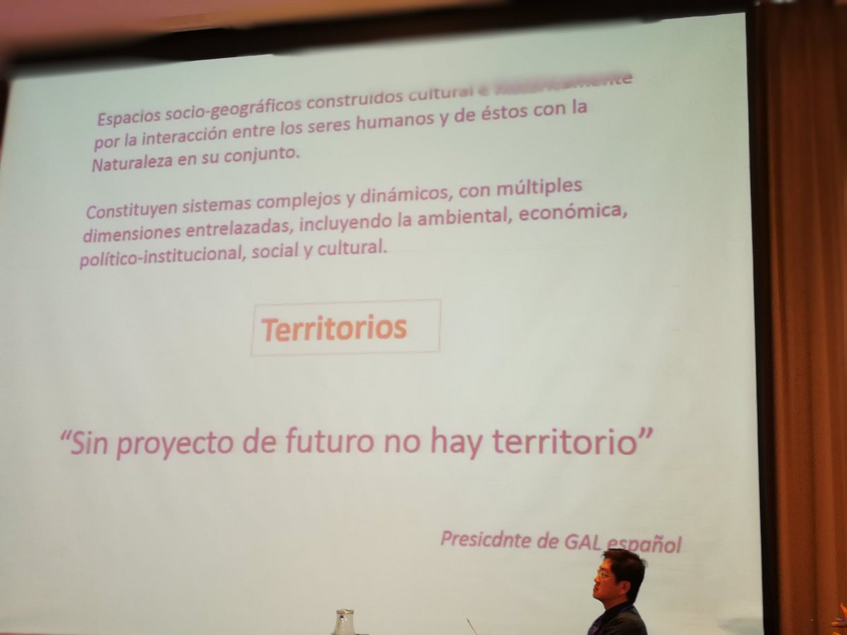 ConstanzaAbadia's tweet photo. Sin proyectos de futuro no hay territorio. Menciona Dr. Mario Samper kutscbach en el Congreso de Prospectiva . https://t.co/lsKyOKI5qz