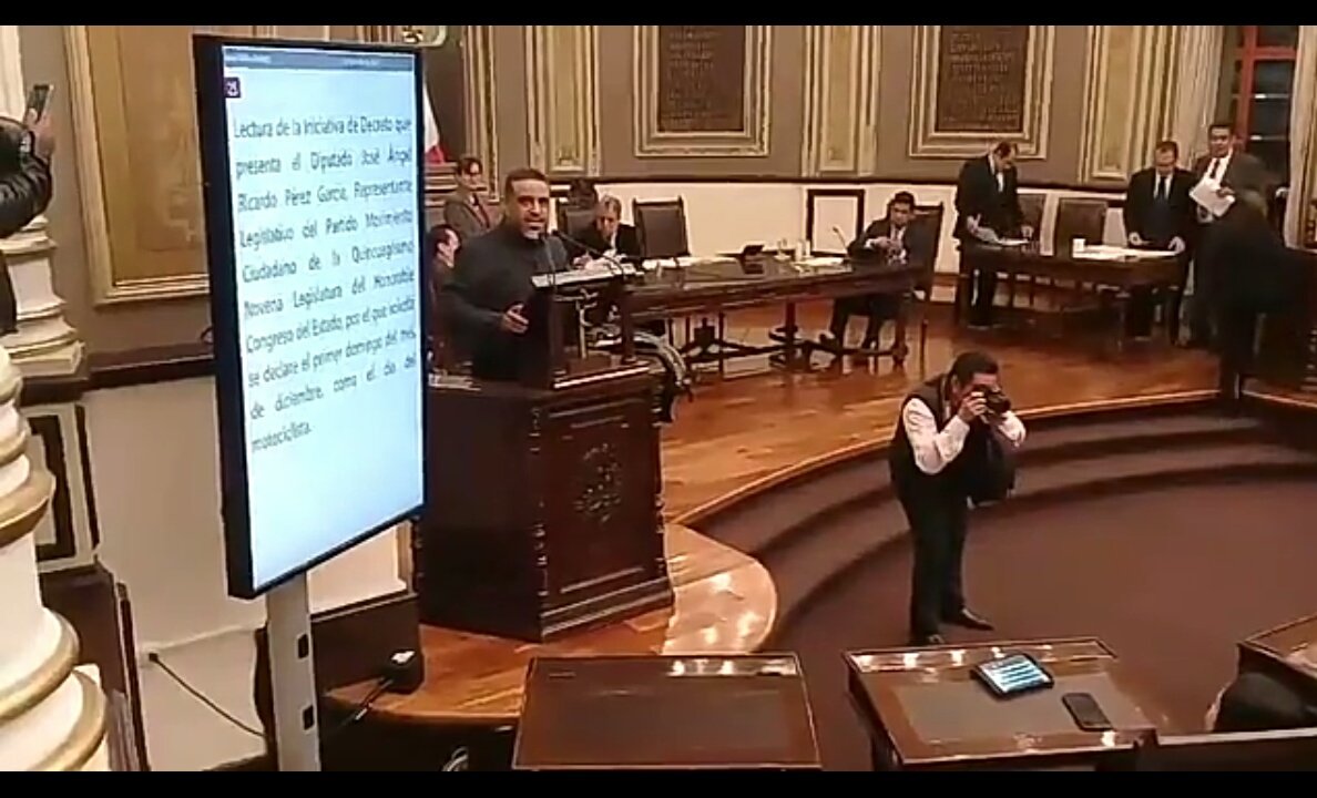 MCUDeP's tweet photo. El #DiputadoBiker @JoseAngelRicard presentó la iniciativa en el @CongresoPue para decretar el #DíaDelMotociclista en #Puebla #México https://t.co/eVAy4u1Ac4