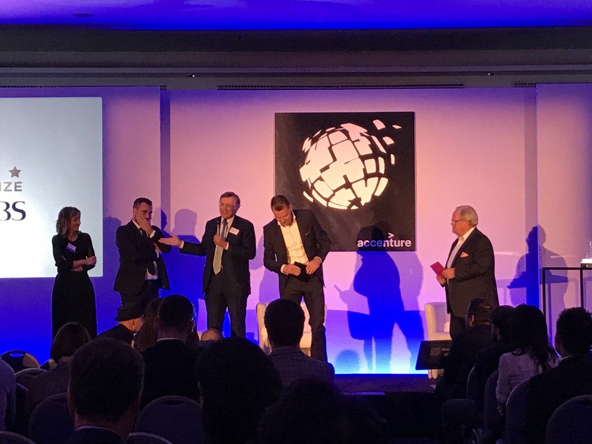 WeAreQorus's tweet photo. Welcome @piercarlo_gera on stage to announce #Globalnnovator #EstablishedPlayer winner! #DMIAwards17 @BankingInsights @Accentureitalia https://t.co/X9px0Ru3td