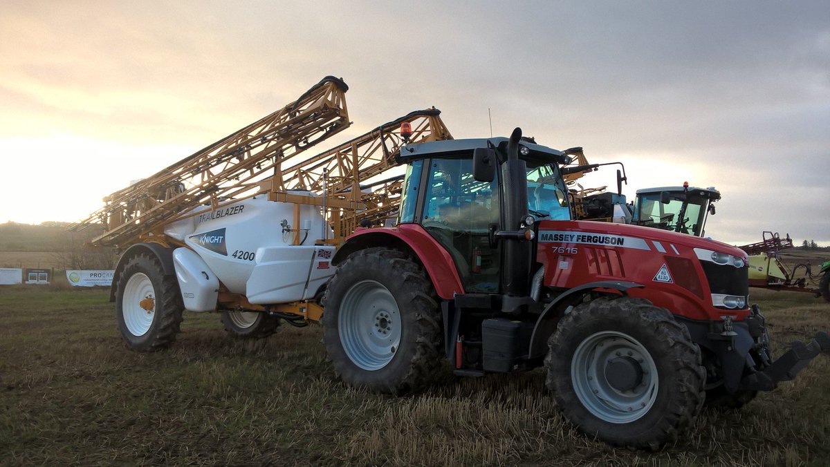 FarmplanUK's tweet photo. Successful day at our @ProCamUK Roberston Crop Services Sprayer and Technology Event! #gatekeepersoftware @FarmplanUK https://t.co/RWMW4QC8li