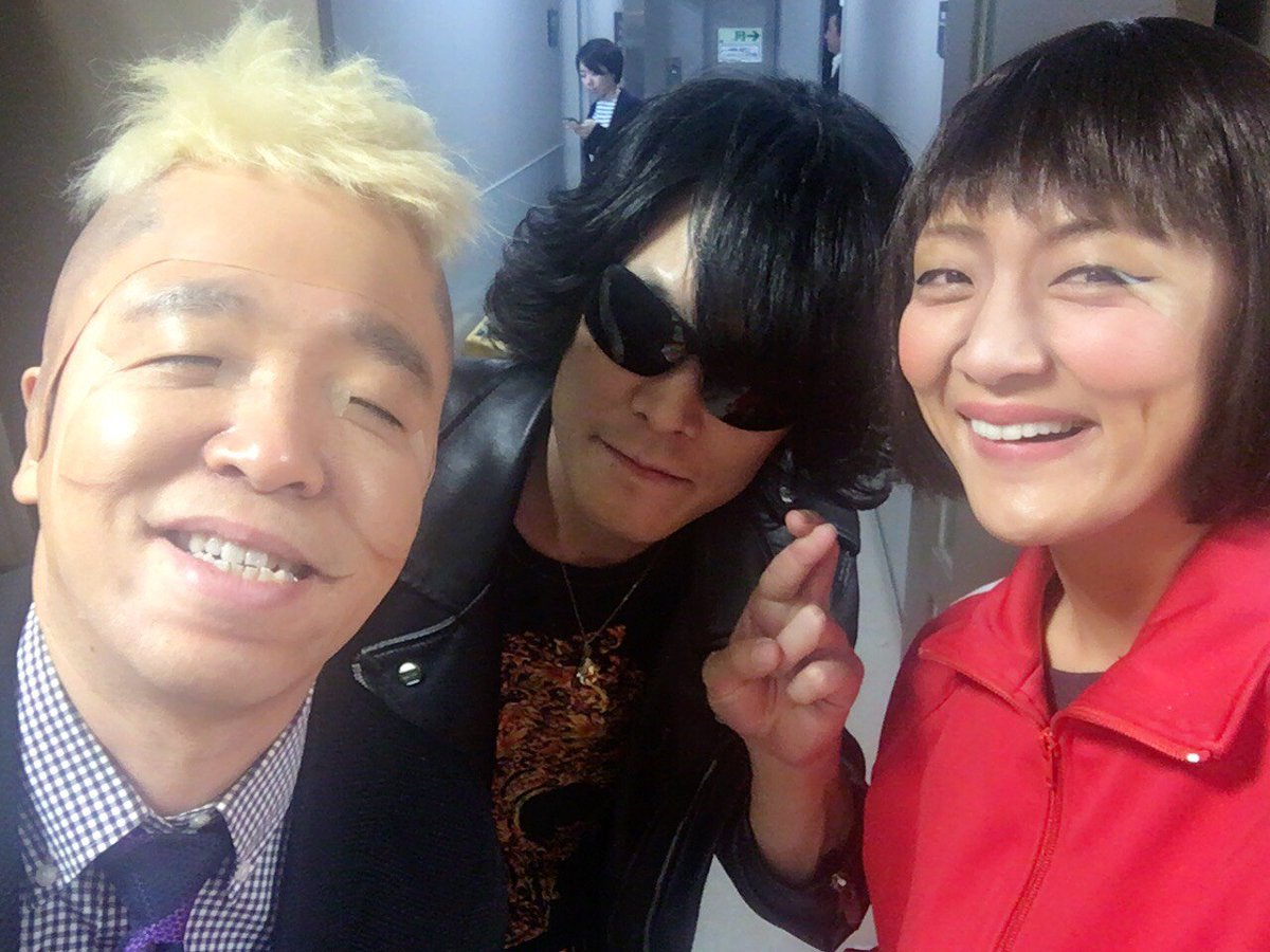 superpakurist's tweet photo. #TBS #CDTV #ハロウィン音楽祭
最後まで観て頂き本当に #ありがToshl !!
今回出演されていた #みかん さん、#ホリ さん、 #一木ひろし さん、 #ゆうぞう さんと記念撮影したよ！

今から講演会に向けて富山移動！
まだまだ気愛入れていくゼ！sa'Toshl https://t.co/K69EI7rekF