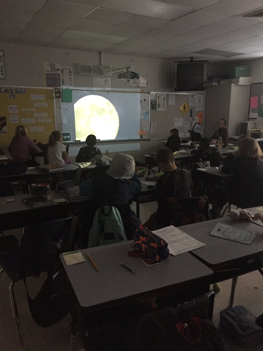 ShortridgeRobin's tweet photo. Bill Nye the Science Guy all about the moon! #PocaPreK5 https://t.co/jSCg221koU