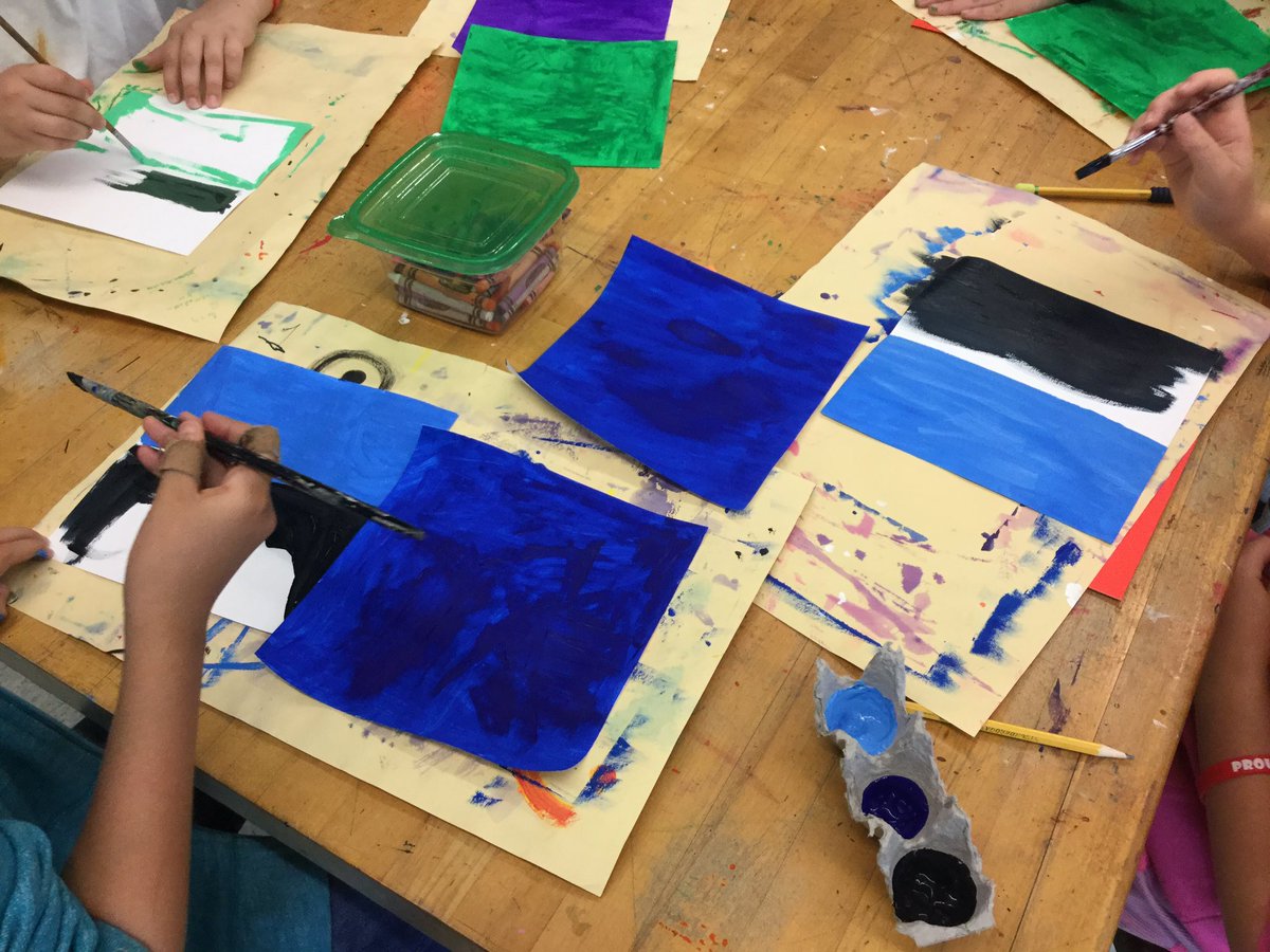 CBmwestART's tweet photo. 5th graders at @CB_Buckingham mixed and painted values (shades) for the background of a symbolic monogram today! @CBSDart #CBSDArt #arted https://t.co/exQ97iJy2E