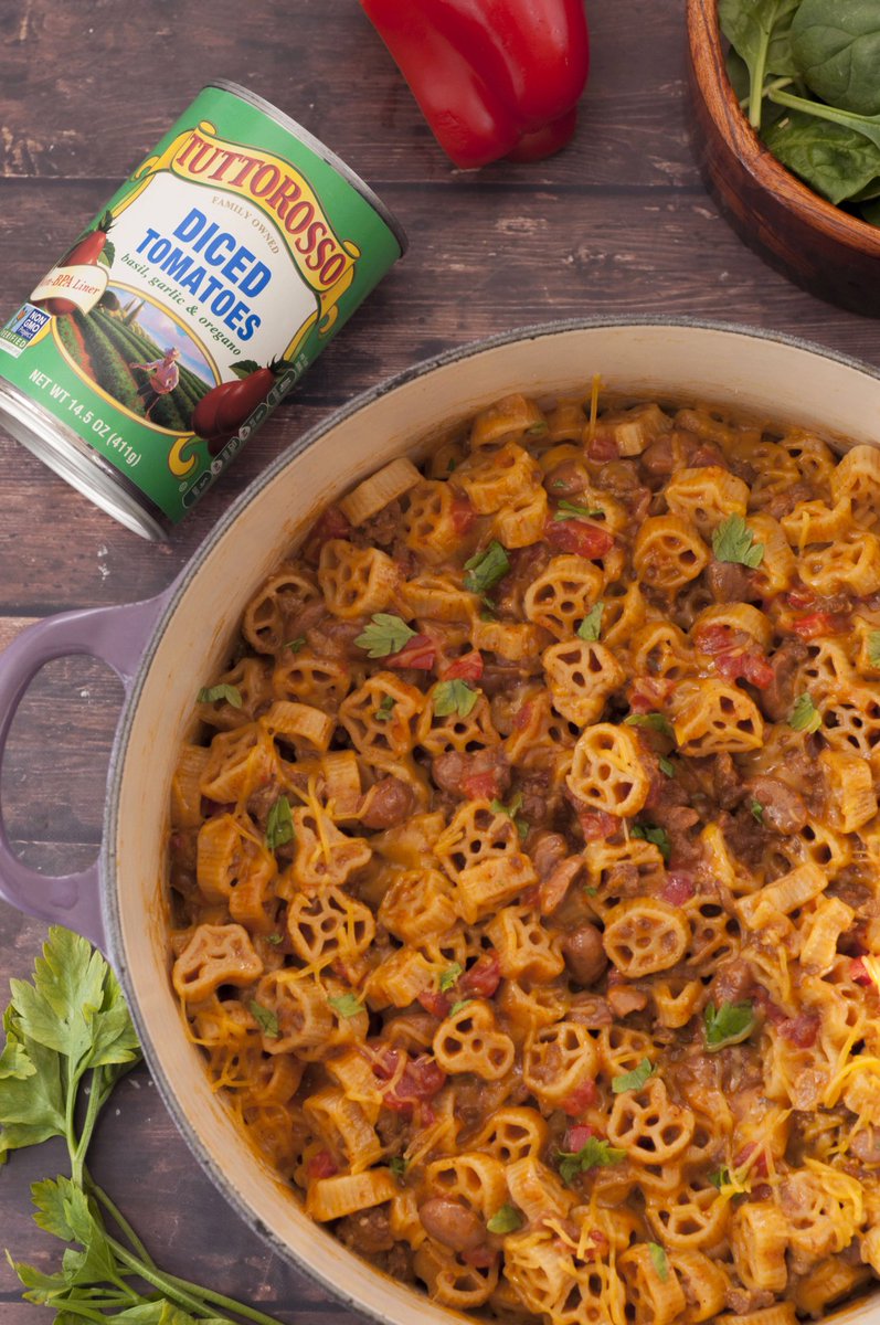 wishesNdishes's tweet photo. 1 Pot Chili Mac βn Cheese w/ @RedGoldTomatoes made in under 30 minutes! Also, find out how to #helpcrushhunger! https://t.co/x5oJIqk1ZM #ad https://t.co/Q5r1XbbJWf