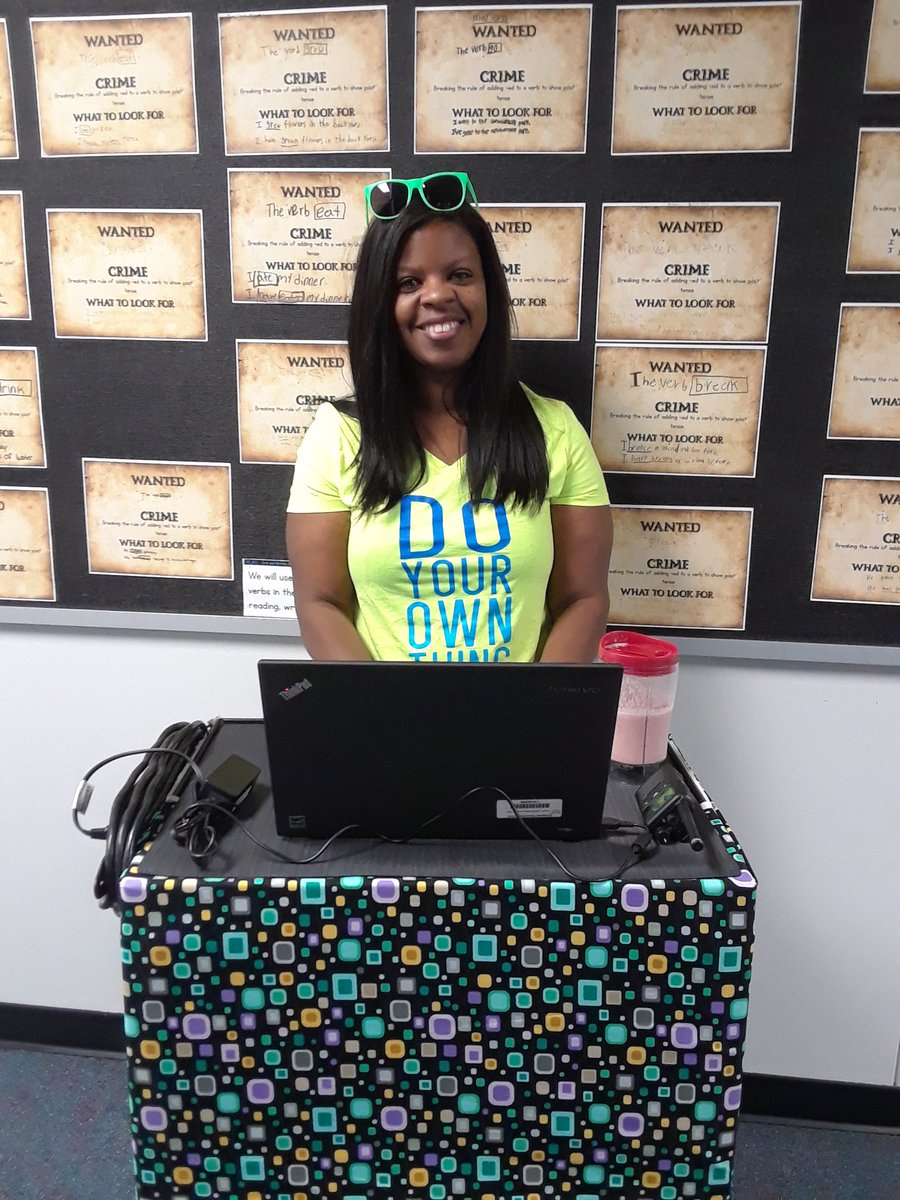 FordKenji's tweet photo. Using my new "office on a cart." @PME_Katyisd @rasienashar #APonthemove https://t.co/zjIrSn68Ev