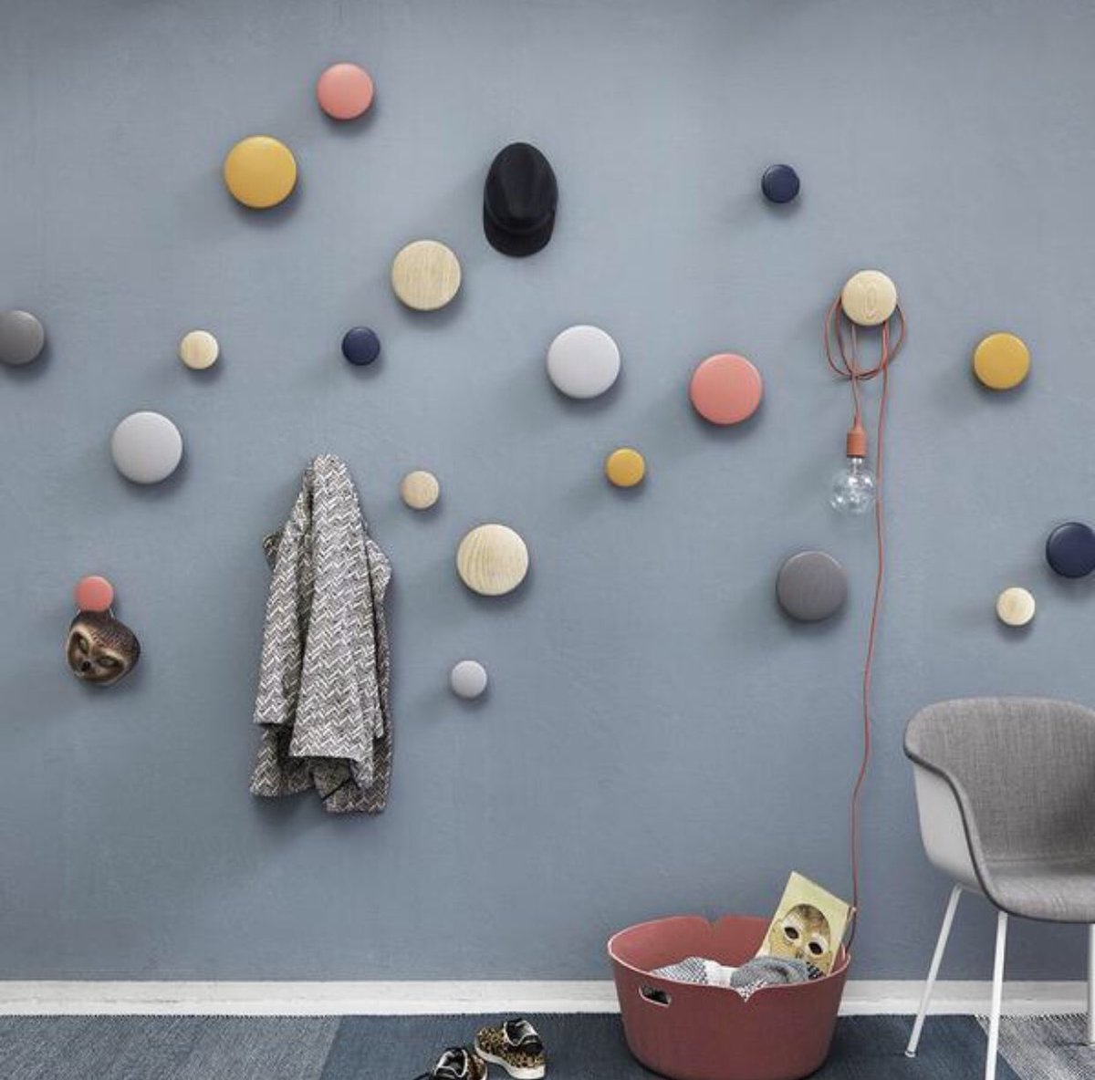 minimauk's tweet photo. Both practical and tasteful, the dots will hold anything from your coat to your keys. #muuto #muutodots #JQ #brum https://t.co/47FPejZzh2