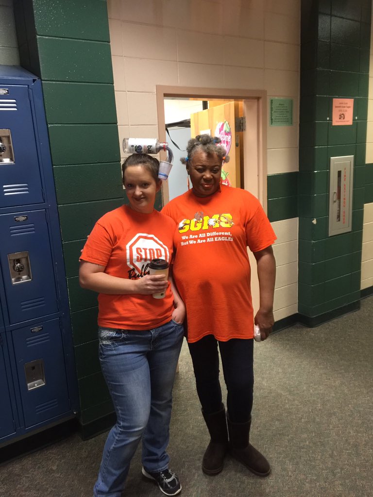 difmaker23's tweet photo. #WildAboutBeingDrugFree #crazyhairday #LCSSUnityDay #RiseupSGMS @Cball1962 @dleve430 @MrsKessel @themenace1957 https://t.co/4f8bGMKeC9