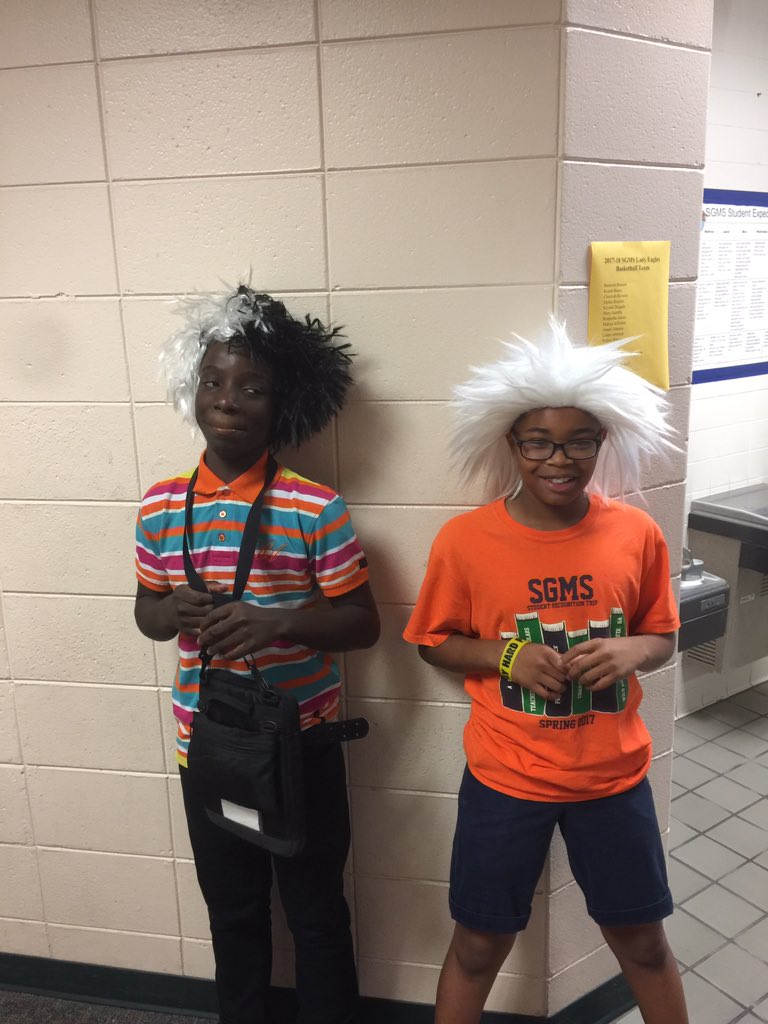 difmaker23's tweet photo. #WildAboutBeingDrugFree #crazyhairday #LCSSUnityDay #RiseupSGMS @Cball1962 @dleve430 @MrsKessel @themenace1957 https://t.co/4f8bGMKeC9