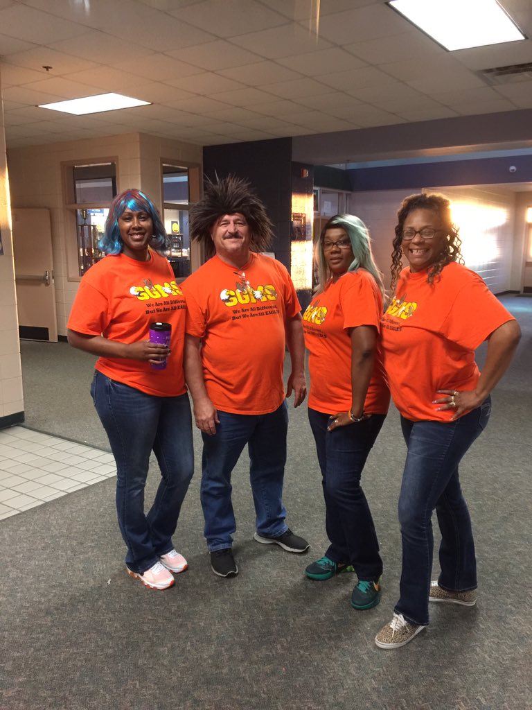 difmaker23's tweet photo. #WildAboutBeingDrugFree #crazyhairday #LCSSUnityDay #RiseupSGMS @Cball1962 @dleve430 @MrsKessel @themenace1957 https://t.co/4f8bGMKeC9