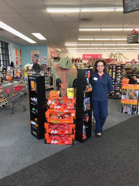RMartincvs's tweet photo. Tracey is driving Halloween sales at store 1991!
#R23simplythebest                                   
#a3brandhealthy https://t.co/w08N58H1Il