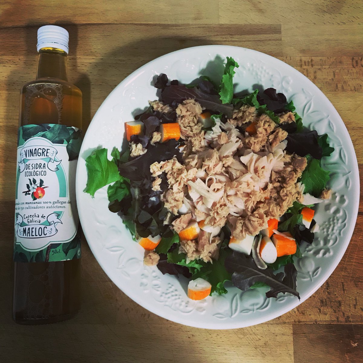 maelocway's tweet photo. ¿Pensando qué cenar? Nosotros lo tenemos claro... ¡ensalada con vinagre de sidra #Maeloc! #cookityourway https://t.co/R6LusS8t1b
