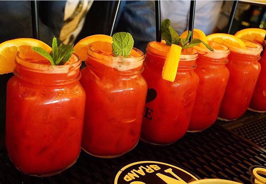 Atari_Ottawa's tweet photo. Round up the Cowgirls 🍹
Join us every Wednesday for $4 Jamesons, $6 Cocktails + $25 Bottles of Wine 🍷 
Photo via @nnori #Ottawa https://t.co/98c8FWbcyY