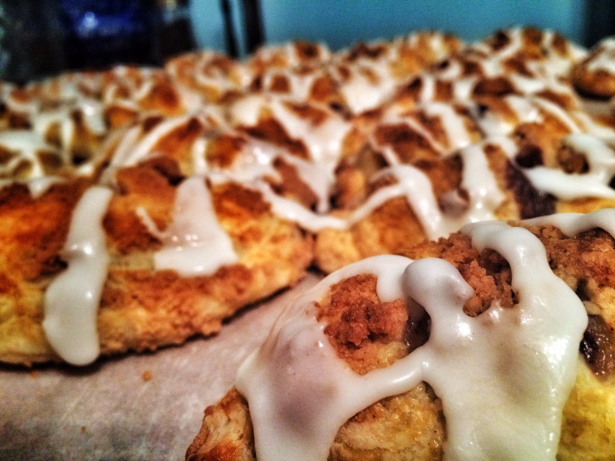 FlipOutRightNow's tweet photo. NEW!! Now serving #FlipOutJr and the Croissant Dough Cinnamon Roll is back by popular demand!! ORDER NOW: https://t.co/P3UHFMNiaa https://t.co/lEKQGvnb8A