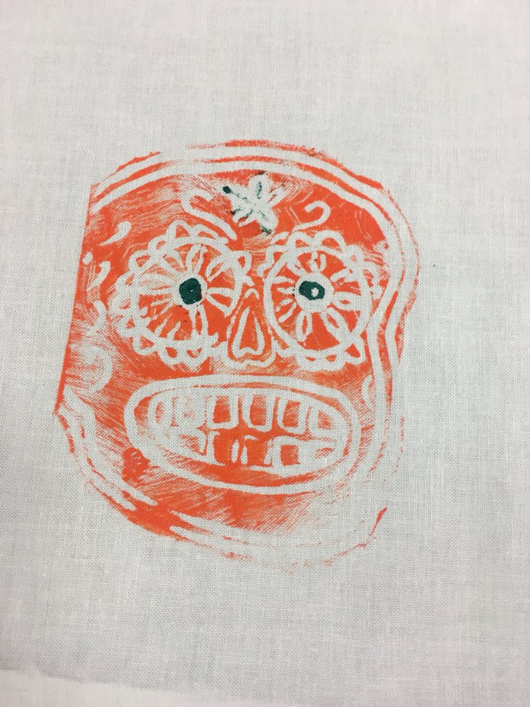Rewvanwyck's tweet photo. Printmaking class embellish alter tablecloth for Dia de Los Muertos festivities. @IrvingtonPrep #ravenpd #arteducators https://t.co/yfZ5XjCnE4