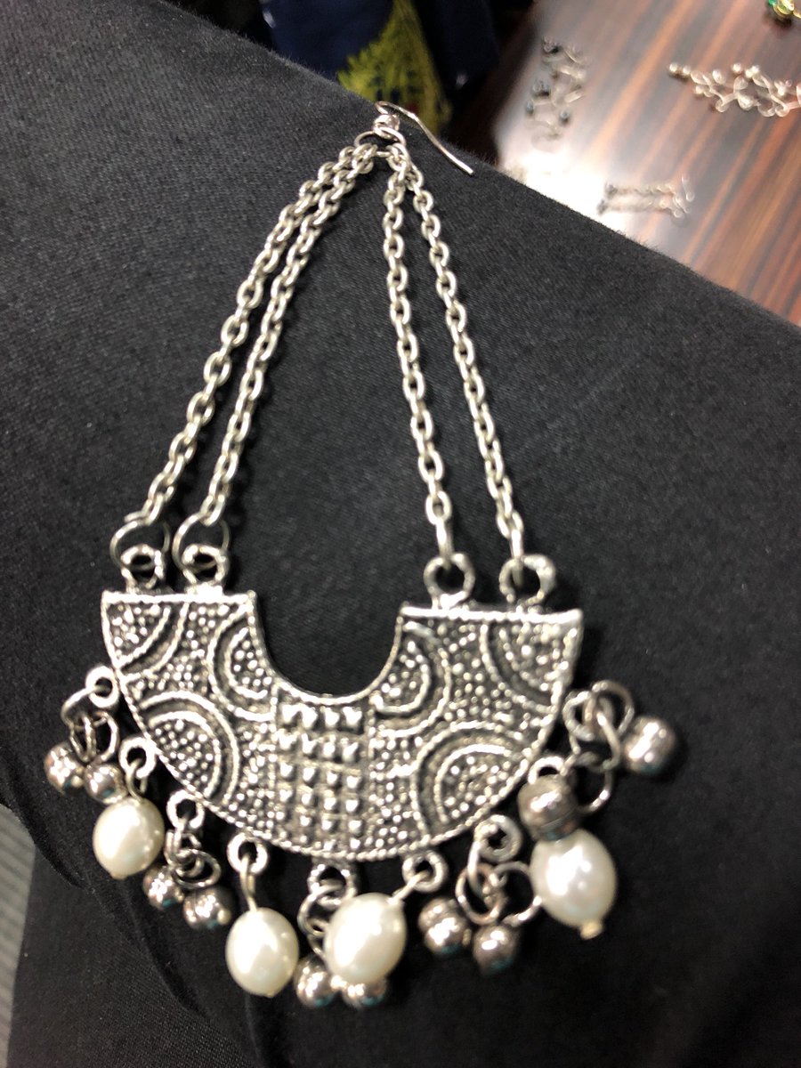 swatiguwalani's tweet photo. Selling out!!! Come pick your fav! #TheMotleyCollection #TextDiwali @Text100India https://t.co/blmR6LWUnK