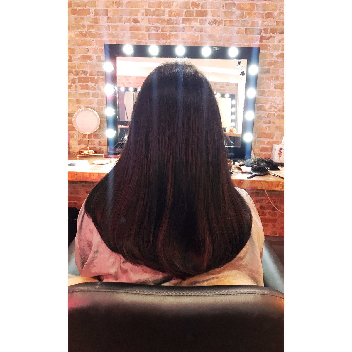 Another happy client! Lorna had a 3/4 head of 14inch European hair to add thickness and volume to her locks! 😍😍 #Cheshire #hair
01565 631953