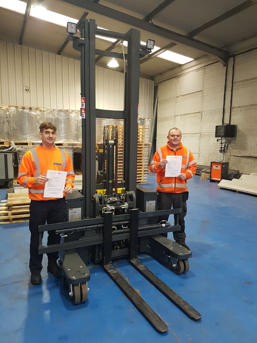 cts_team's tweet photo. @Combilift Multi-Directional Pedestrian Reach truck training at Steadmans Carlise - well done Ben and Carl 😁👍
Contact us now 0161 336 0612 https://t.co/HxrUwlT5Wi