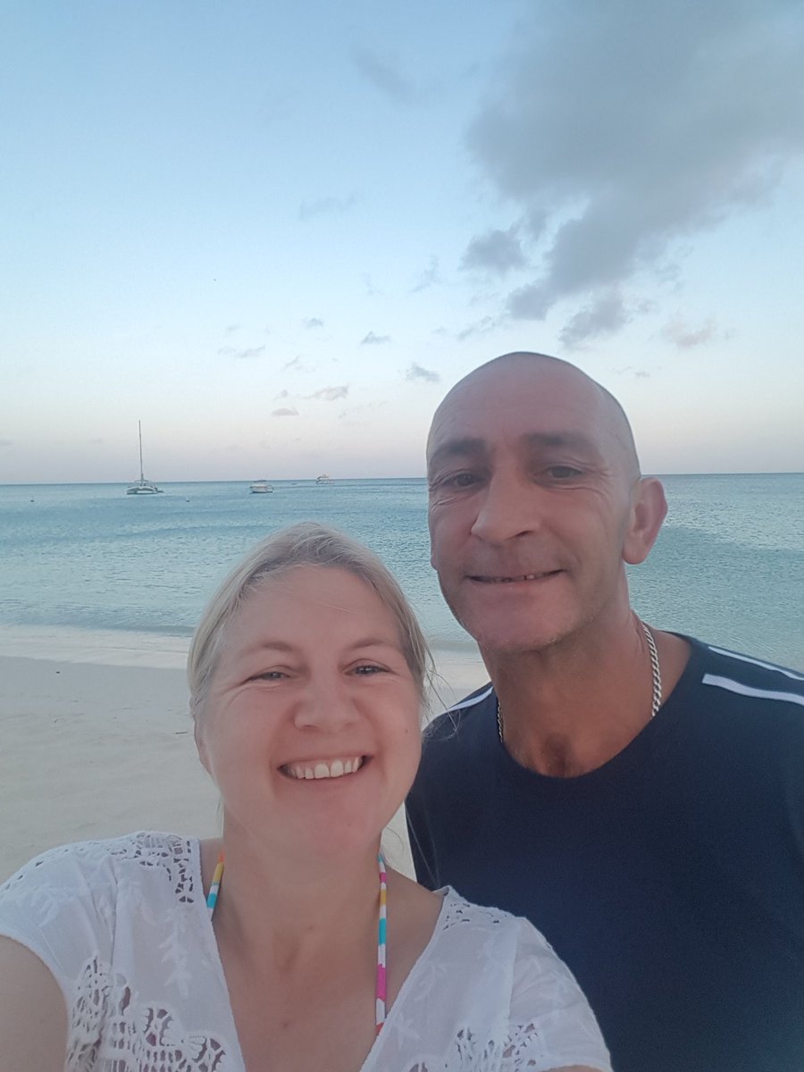 Hawkeswalks's tweet photo. Aruba baby !! https://t.co/I1oC19k3NX