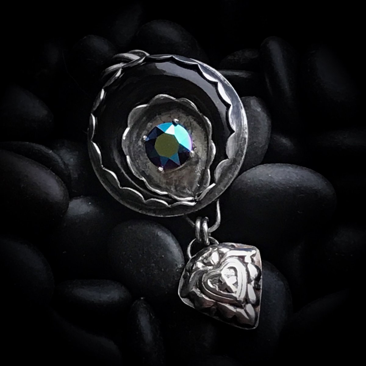 ShopDrhew's tweet photo. #immortal #pendant #spellbound #drhew #artisanjewelry #sterlingsilver #supporthandmade #handmade #jewelry https://t.co/FgyoRCo33Q