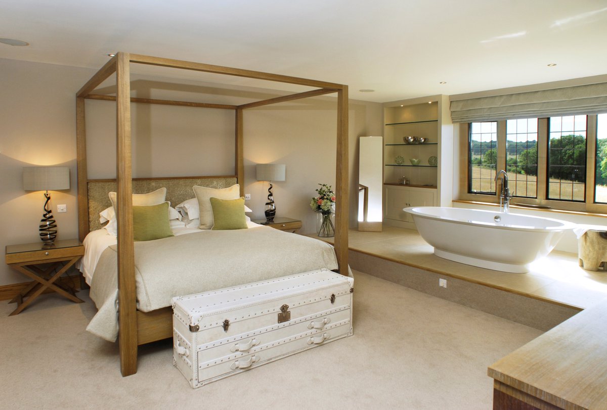 simonescapes's tweet image. Treat yourself to an autumn break with 10% off UK stays until 31st December 2017 bit.ly/2fv3uMk