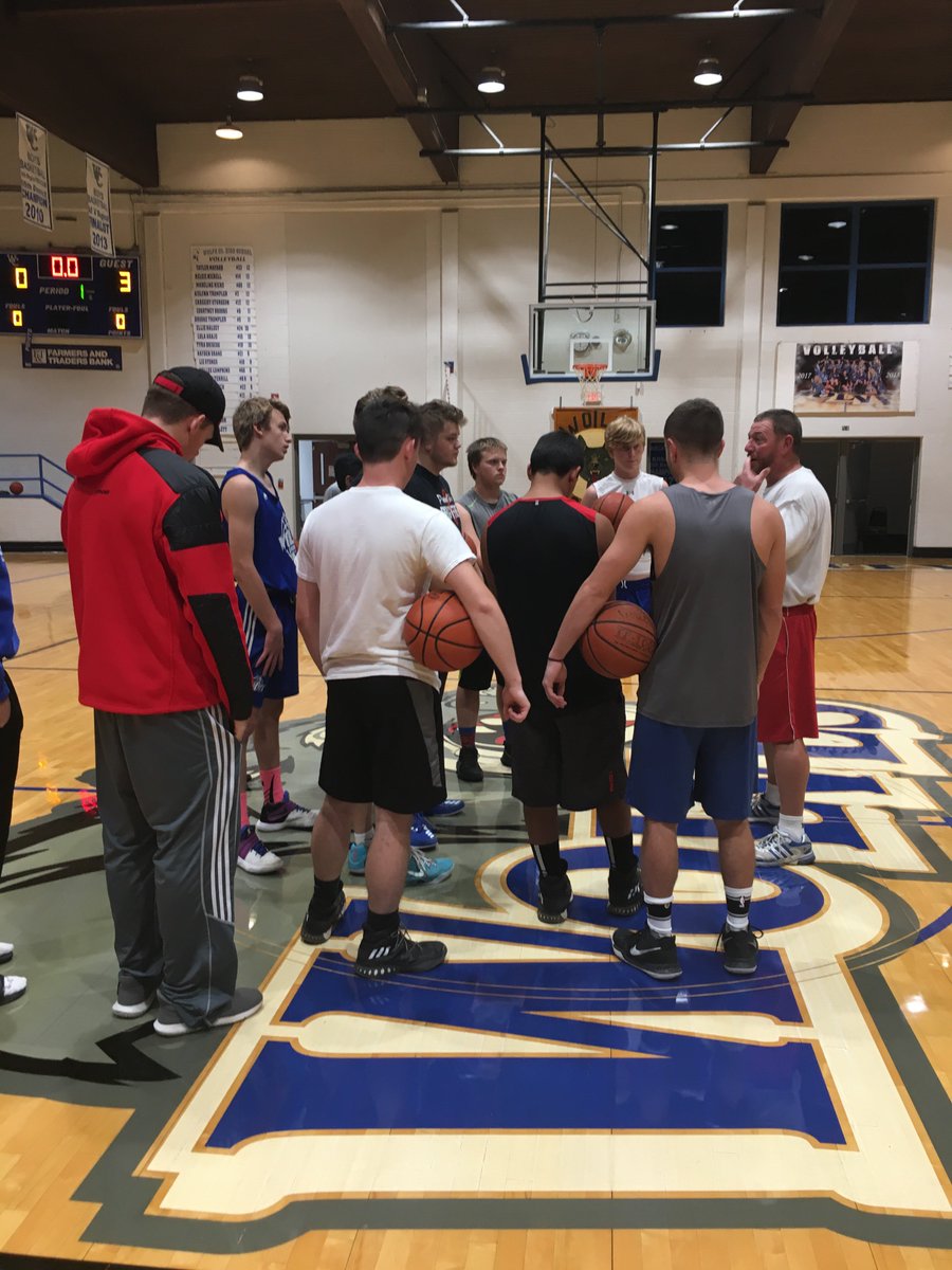 WCBballWolves's tweet image. Wolves out early this morning -  6 a.m. practices build TEAMS !