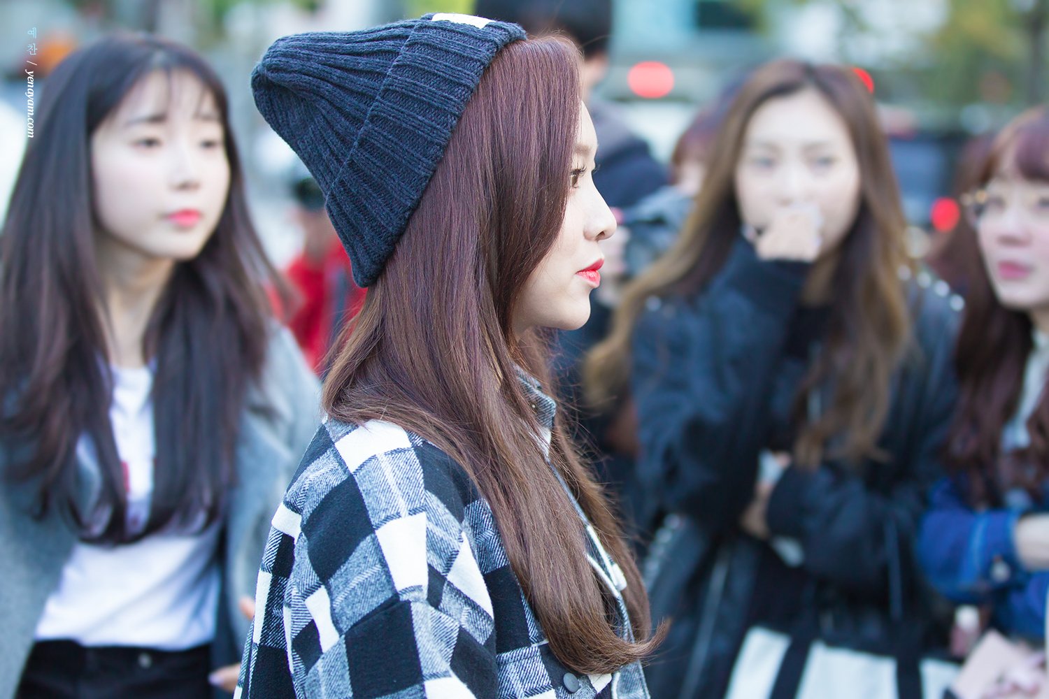 DMa3fFRVAAAcB7a.jpg:orig