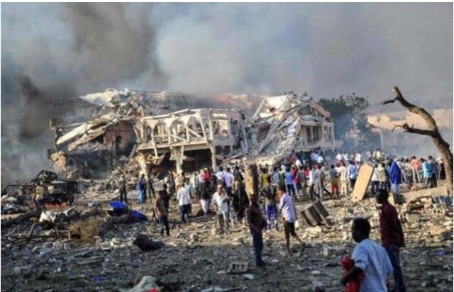 Fe_pretinha's tweet photo. Pelo menos orem. 🙏🏾 
Que Deus tenha misericórdia dessas pessoas!
#PrayForSomalia 
#PrayingForSomalia https://t.co/QAZ9qWYxJ7