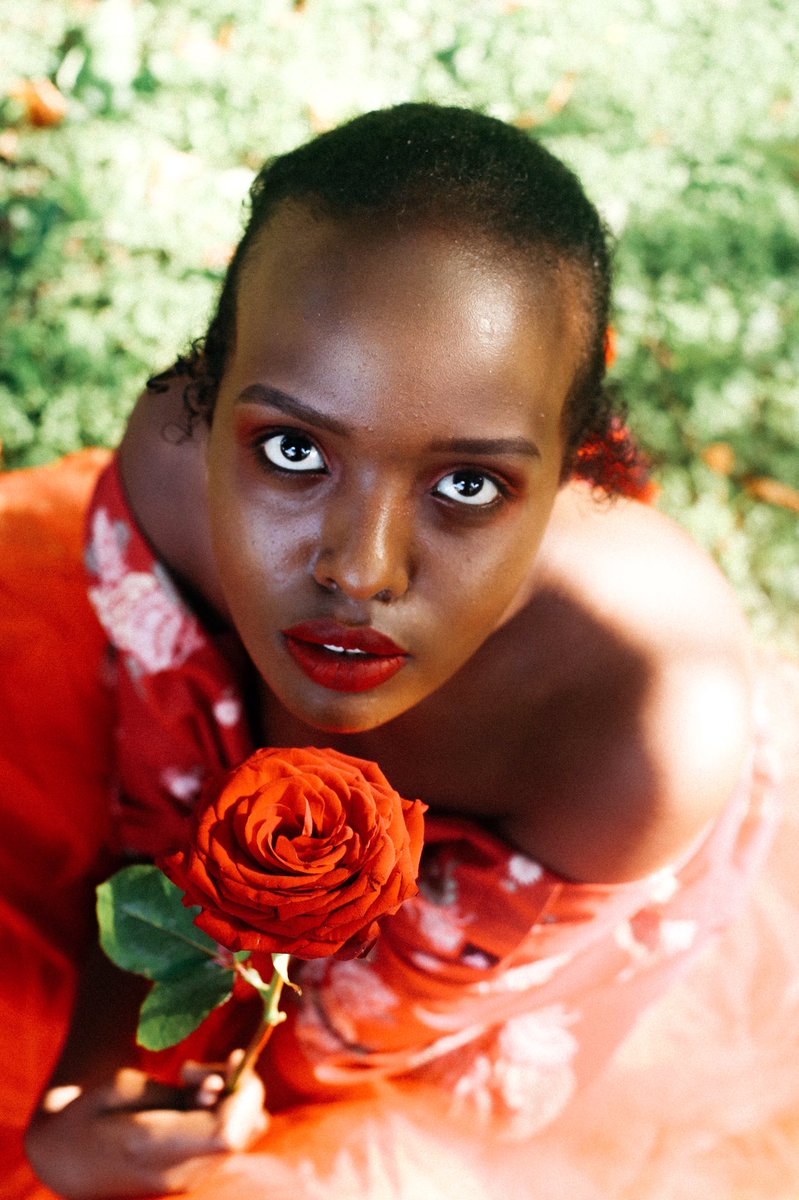 hey! i'm a black female photographer who recently quit her job to focus on my passion. a simple RT could really help me get more clients!