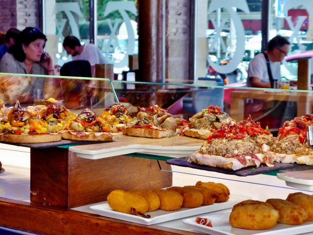 Txirrintxa's tweet photo. Hora de almorzar! 
#Cervecería #Restaurante #Pamplona
https://t.co/ZCz7Hrm5nz https://t.co/82PrpPgzPi