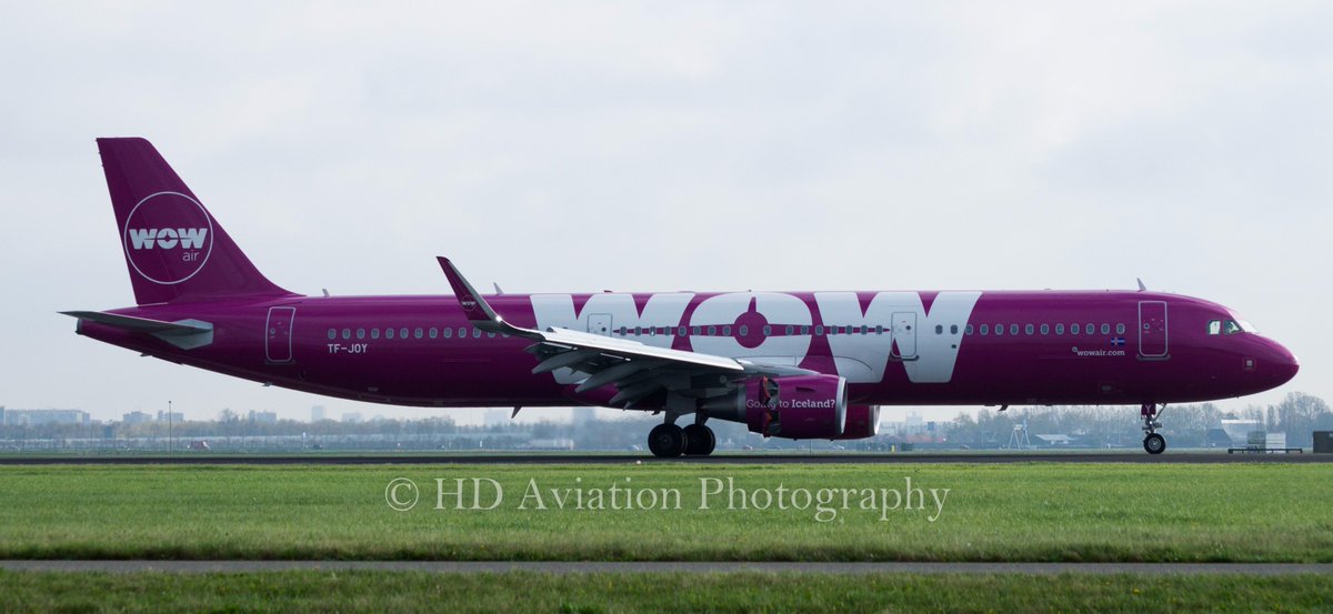 HansDammers's tweet photo. Wow, enJOY the amazing colours of @wowairsupport  TF-JOY few seconds after landing @Schiphol @Retwee1Aviation @AJtheAviator  #Iceland #WOW https://t.co/h1RTfJ4gHu