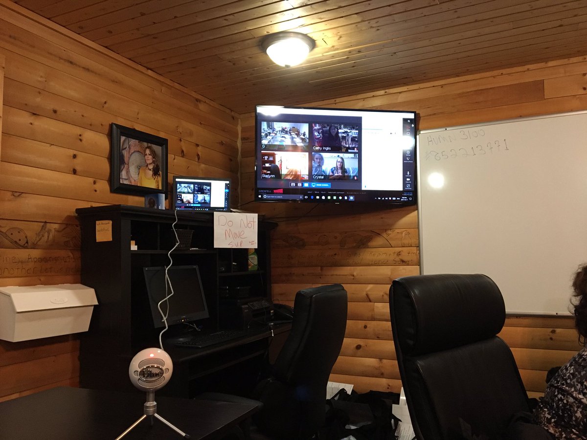 KellyAnneButler's tweet photo. Last night taught Grenfell's HUMN 3100 from community partner classroom Flat Bay! Next week Goose Bay! #IndigenousHumanities #getgrenfelled https://t.co/vRuGZJ2X1r