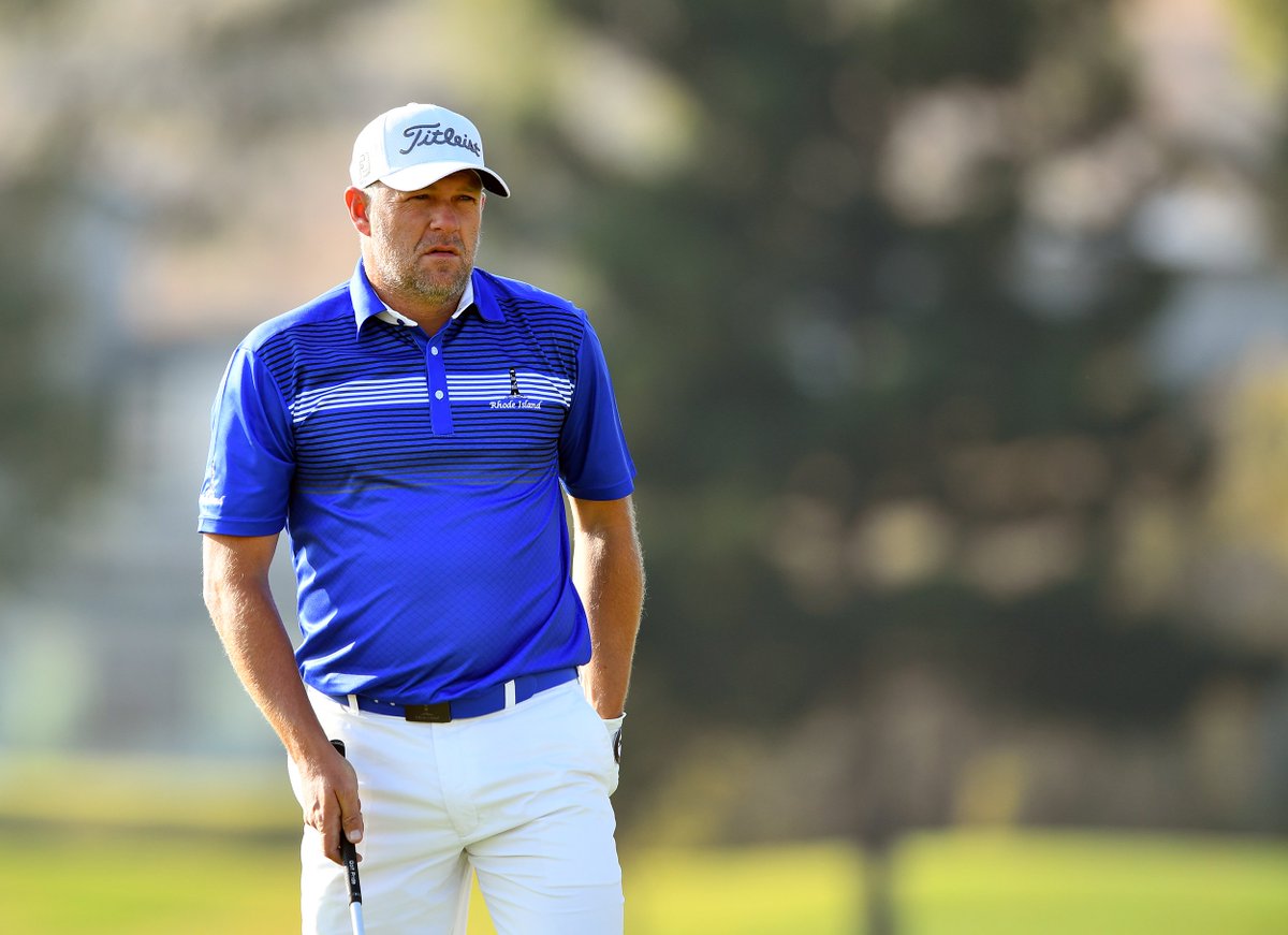 3 birdies in 5 holes and Jeff Inglis takes the lead on six under for the week. Rd2 #BETChamps  is underway.
Scores: goo.gl/YyP3oz