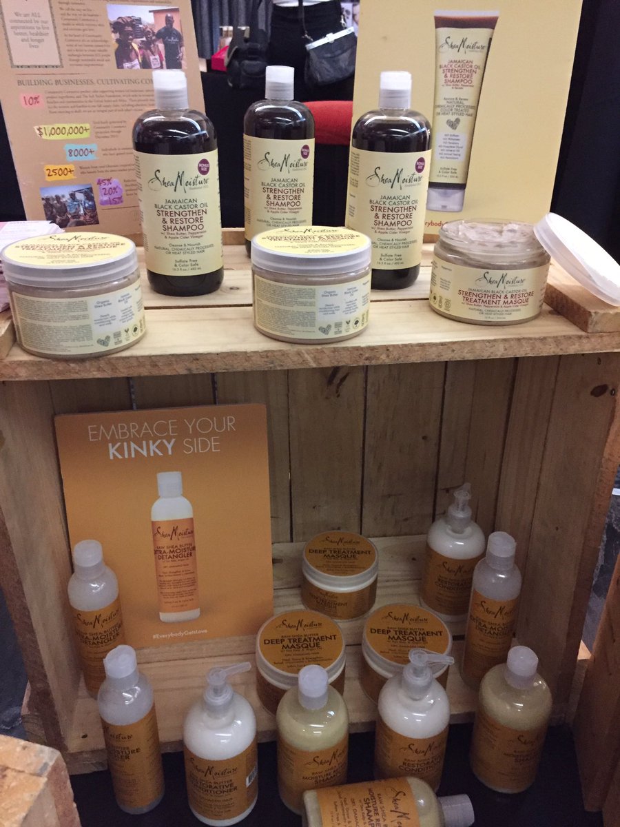 Clicks_SA's tweet photo. Hands up if you love @SheaMoisture! The Coconut and Hibiscus 🌺 variant smells delicious. #sunpac https://t.co/VSuZkOB65W