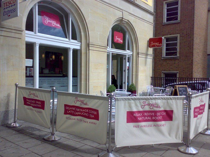SXCentralLancs's tweet photo. These portable barriers help to define your outside space #beltbarrier #cafebarrier #pavementbarrier #pavementbranding #defineyourspace 🍷☕️ https://t.co/xtuiasZE2d