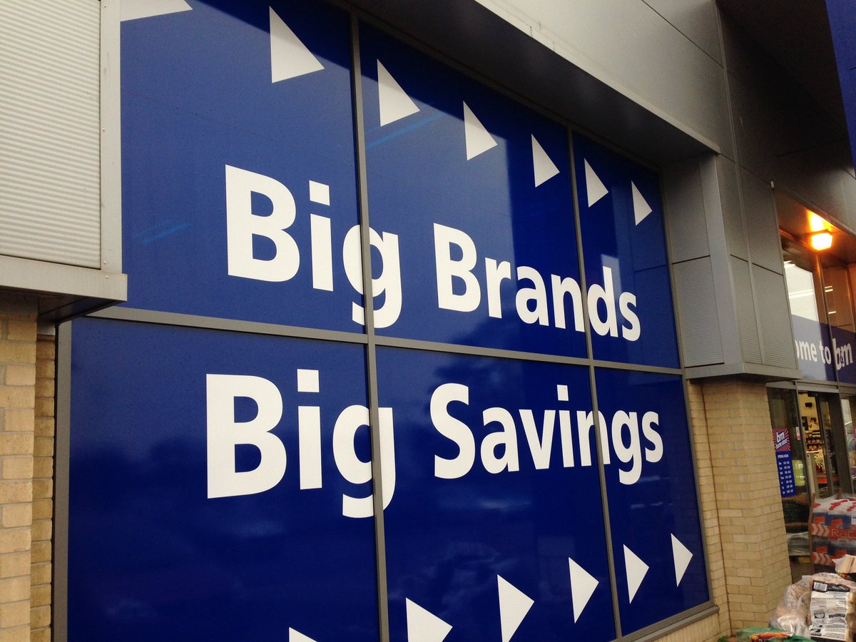 AveryWindows's tweet image. More sign cleaning