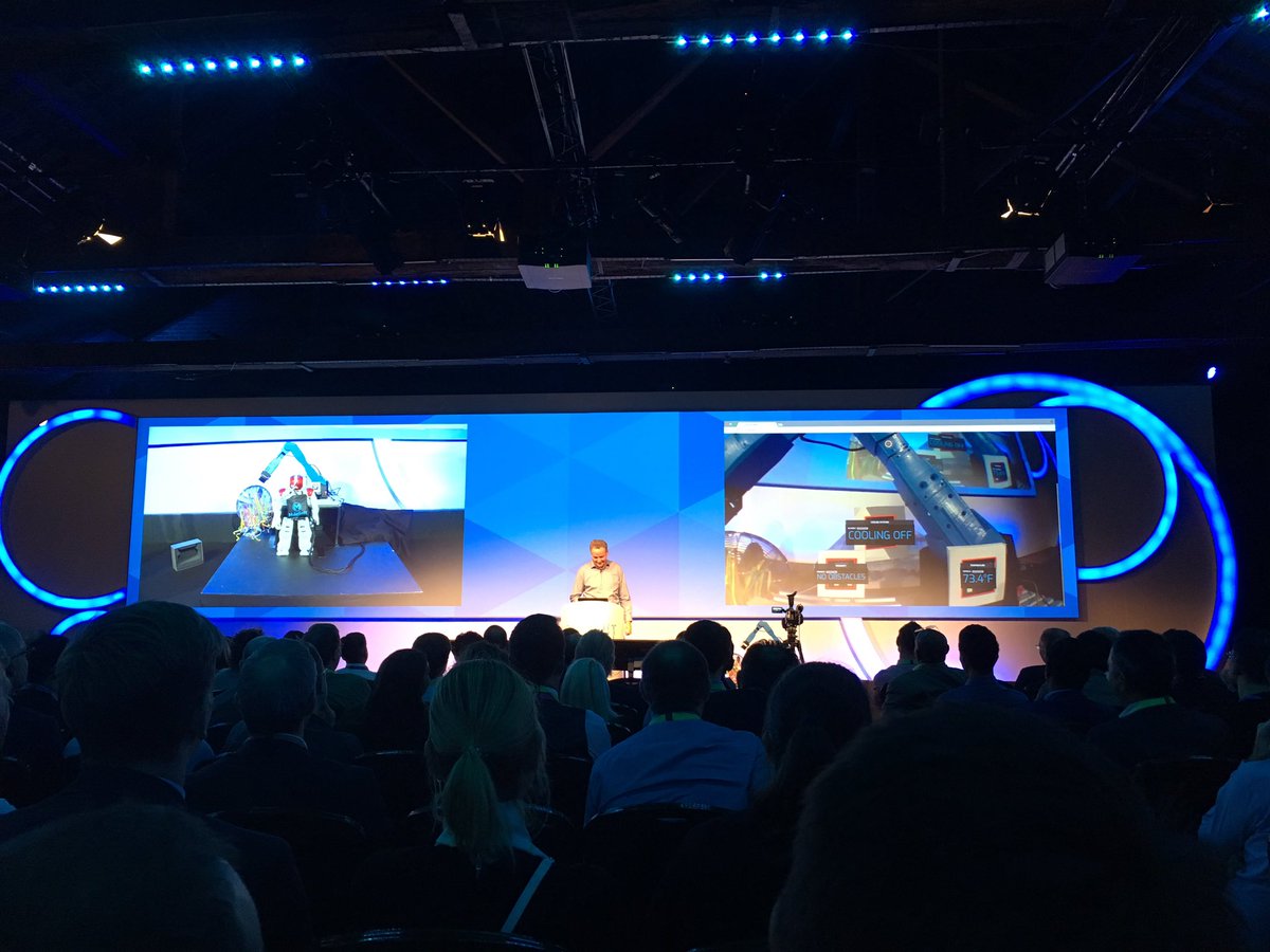 jendrabble's tweet photo. @usarid 's thoroughly engaging live tech demo. Great breadth of interesting and relevant use cases on reusability #mulesoftsummit https://t.co/NmCoUJalAa