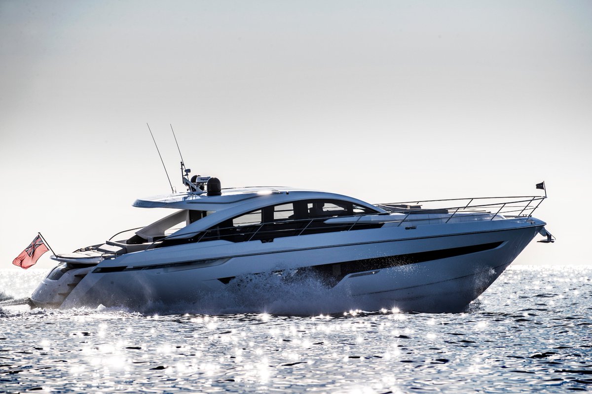 In the latest issue of @mbytimeinc I have an exclusive review of the <a href="/FairlineLtd/">Fairline Yachts</a> Targa 63 GTO. Watch the vid now >> mby.com/videos/new-boa…
