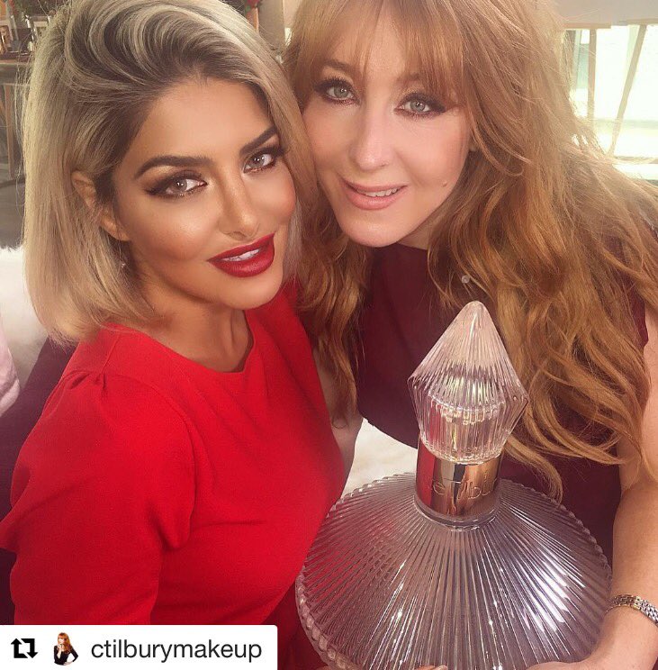 GlaucaRossiMUA's tweet photo. #paststudentupdate #glaucarossischoolofmakeup #makeupschool #makeup #london https://t.co/CqyydQB2UC