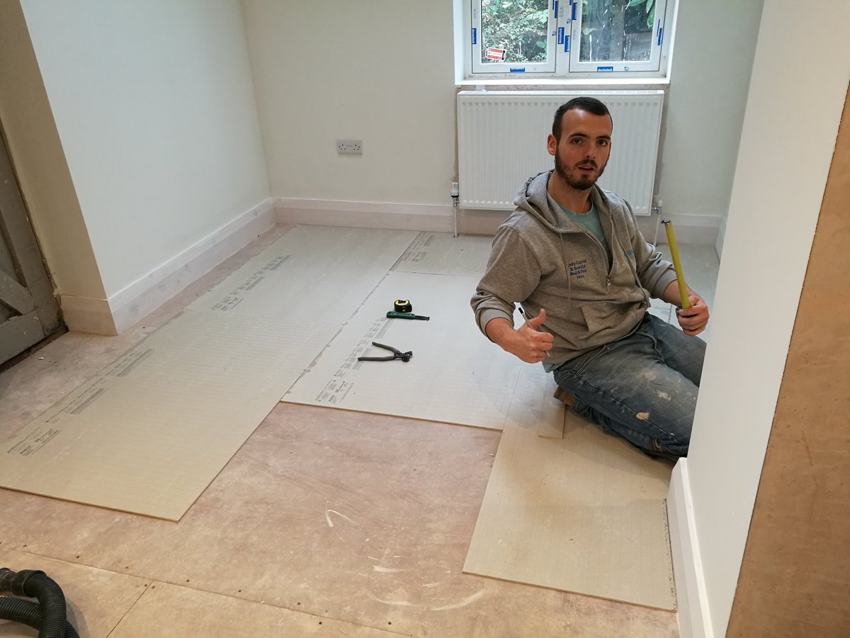 ACTiling's tweet photo. @HardieBackerUK Hardi 250 going down #properprep πͺ
#tilers #tiling #tiler #manchester https://t.co/VKUmBD8YFf