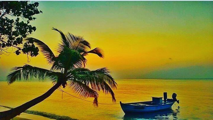 Let’s roll and capture the perfect sunset 🌅......#ameeramaldives #sunset #sunsetmaldives #maldives #travellingthro… ift.tt/2bIO823