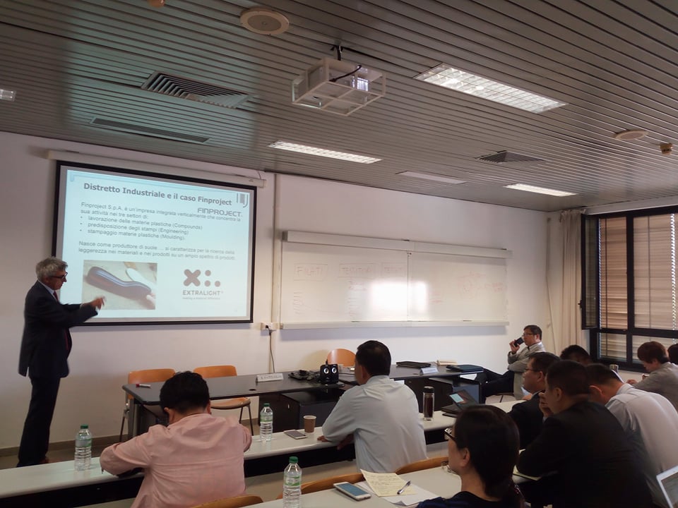 Comunica_Media's tweet photo. I distretti industriali italiani. Il caso #Finproject.
Il Prof. Cerruti nel corso '#Innovation #Management , the Italian approach' 🇨🇳🇮🇹 https://t.co/Ch73dZThI6