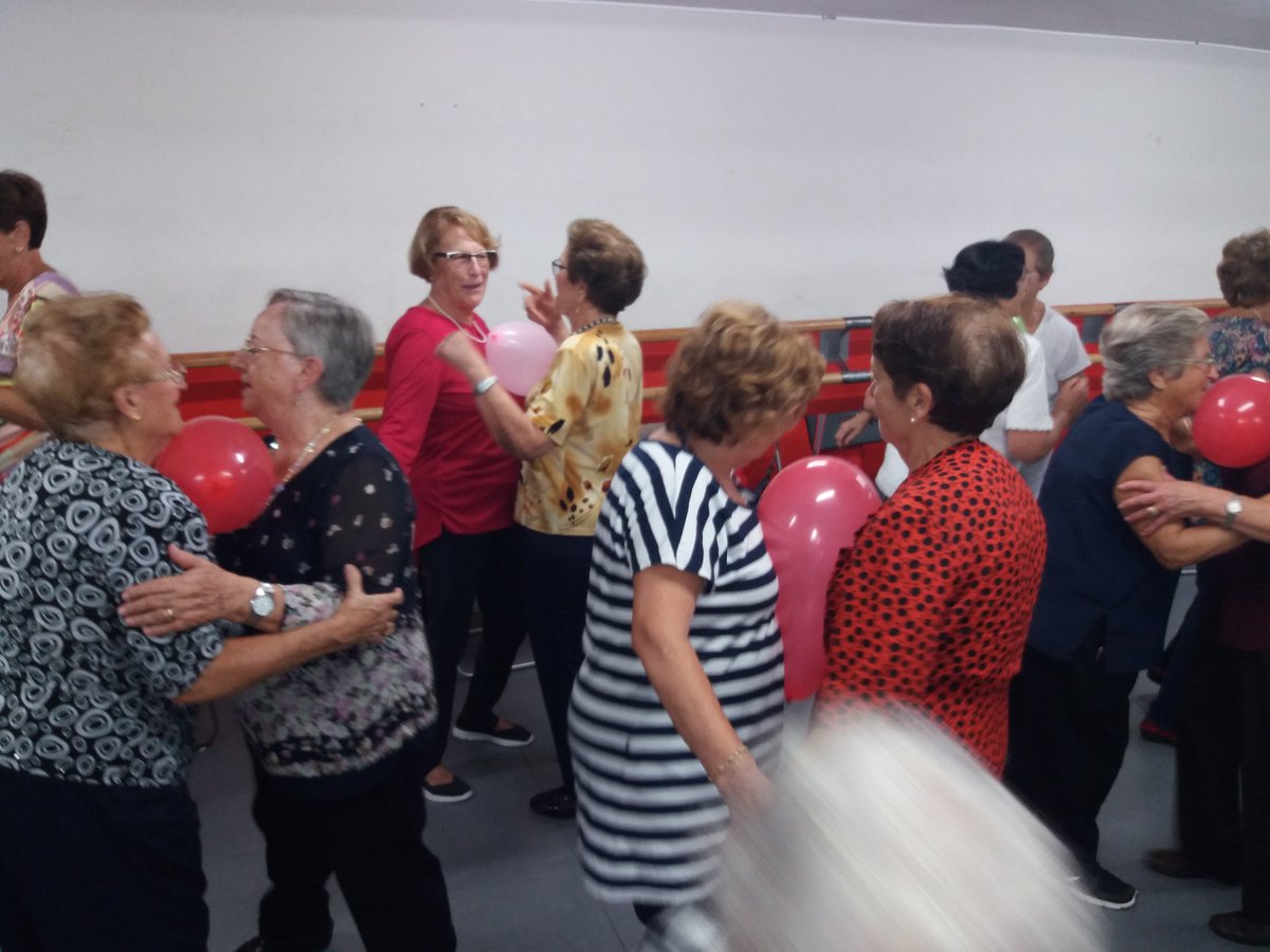 Taller de danzaterapia a <a href="/Artesants/">Artesants</a> amb les partcipants de #salutconstant